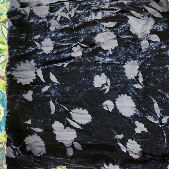 Womens scarf - Picture 2 of 8